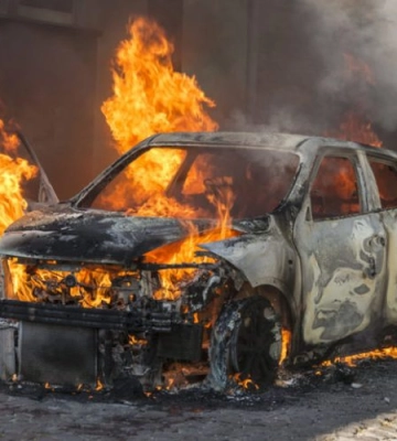 На Одещині невідомі спалили автомобіль військового