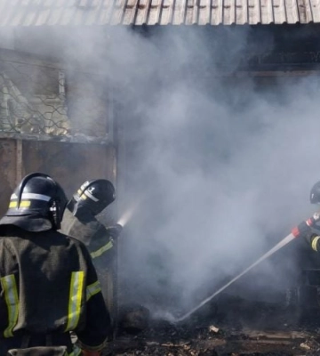 В оккупированном Мелитополе во время ремонта воспламенился автомобиль 