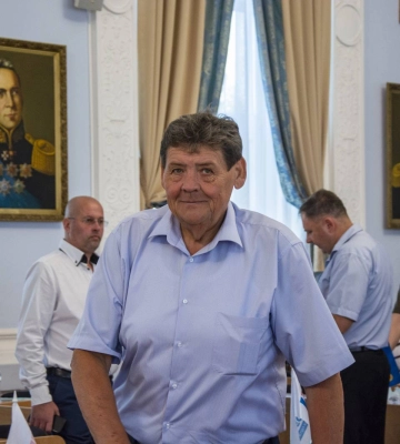 «Вони як полюють», – депутат Миколаївської міськради Іванов обурився, що інспектори з паркування виписують штраф депутатам біля мерії