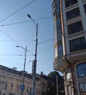 В центрі Одеси комунальники встановили світлодіодні лампи