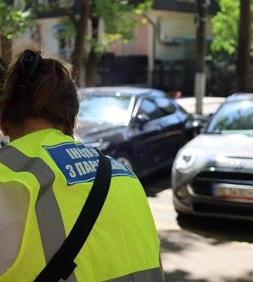 Після штрафу за неправильне паркування, миколаївський депутат обурився роботою інспекторів Після штрафу за неправильне паркування, миколаївський депутат обурився роботою інспекторів