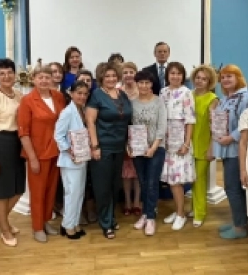 У Миколаївському обласному краєзнавчому музеї відкрили виставку «Диптих Арт: Квіткова Україна»