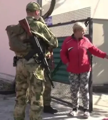 Перекрыли дороги, в каждом доме обыск: противник проводит большую зачистку на оккупированном Донбассе
