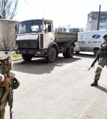 Собирают дроны. Враг вовлекает в войну школьников Мариуполя