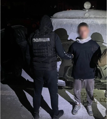 В Ужгороді затримали чоловіка, який на замовлення підпалював автомобілі військових і волонтерів