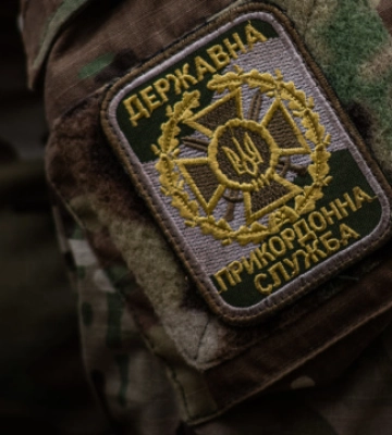 Пограничники FPV-дронами уничтожили позиции врага на Харьковщине – видео