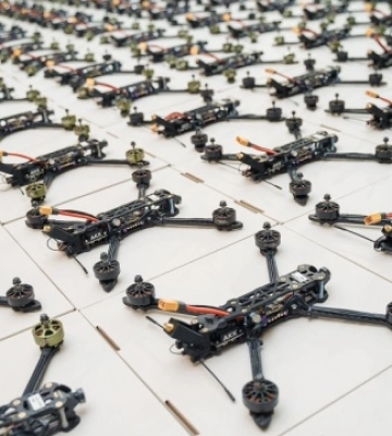 Вінниця передала спецпризначенцям і прикордонникам 400 FPV-дронів