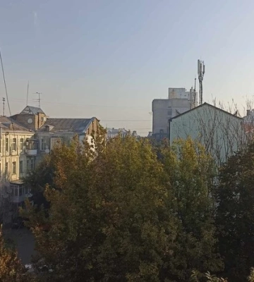 Слід закрити вікна та не виходити на вулицю: у яких районах Києва найгірший стан повітря