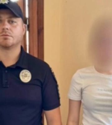 Поліцейські розшукали зниклу безвісти 14-річну одеситку та повернули її додому