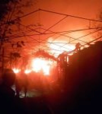 Ворог вдарив ракетою по адмінбудівлі у Кривому Розі,  під завалами можуть бути люди