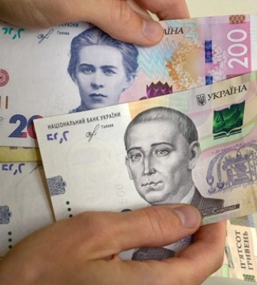 Що принесе жовтень: виплати родинам військових, тарифи, субсидії, пенсії