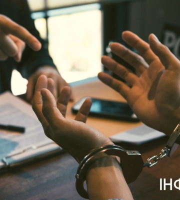 Суд відправив за ґрати прикарпатця за насильство над дідусем та викрадення мотоцикла