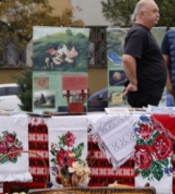 В Ужгороді презентували фотовиставку про національні меншини Закарпаття