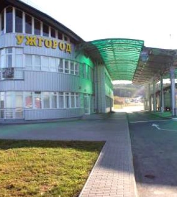На кордоні зі Словаччиною 30 вересня обмежать рух вантажного транспорту