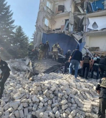 Ракетний удар по будівлі поліції в Кривому Розі: з-під завалів дістали тіла ще двох загиблих