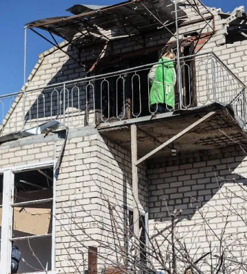 До лікарні доставили чоловіка, який отримав поранення в Дніпровському районі Херсона