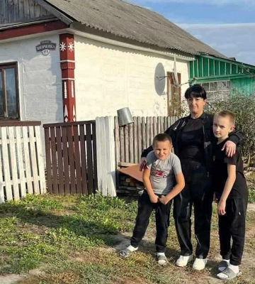 Багатодітна волонтерка з-під Бахмута отримала будинок від благодійника