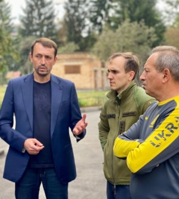 «Штучну нирку» та хірургічний VAC-апарат військовому госпіталю Чернігова передали БФ «Надія» та фонд «Рідна країна» Миколи&amp;hellip;