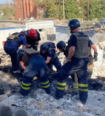 Ракетний удар по Кривому Рогу 27 вересня: рятувальники продовжують розбирати завали