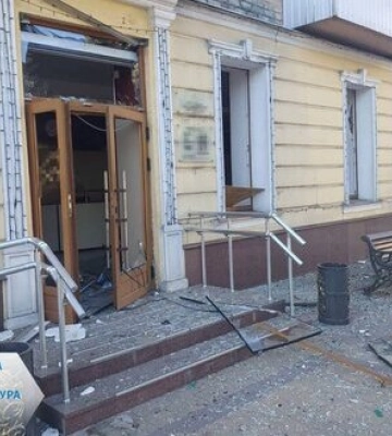 Вночі ворог атакував Добропілля на Донеччині, семеро цивільних дістали поранення. ФОТОрепортаж