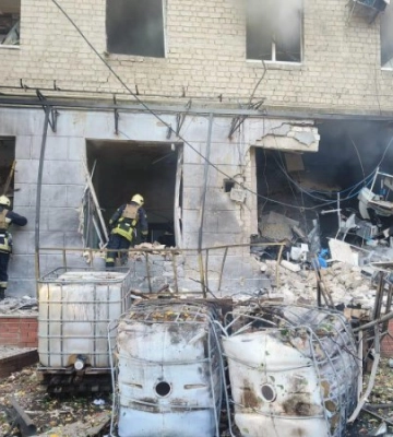Росія воює з лікарнями, цивільними обʼєктами, життями людей: Зеленський про авіаудари по Сумах