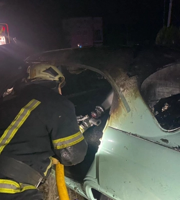 На Волині горіла автівка