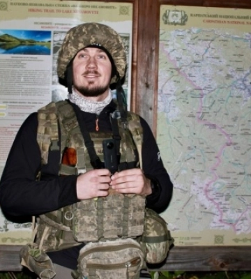 Колишній військовий пройшов 40 км горами в амуніції, щоб зібрати кошти для ЗСУ