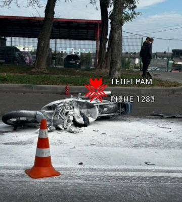 На одній з вулиць Рівного перекрили рух