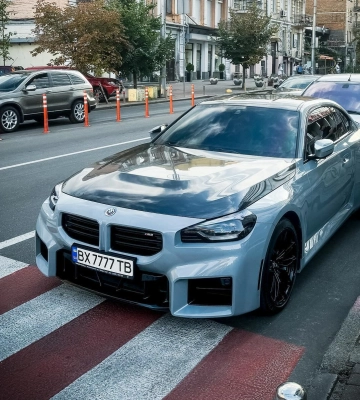Старая школа: в Киеве засветился последний классический спорткар BMW 