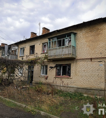 Поліцейські евакуювали з  прифронтового Оріхова самотню жінку