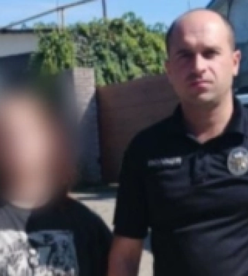 Поліцейські розшукали та повернули додому зниклу безвісти 16-річну жительку Одеського району