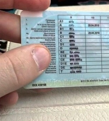 У селі на Волині зловили мотоцикліста з купленими правами: його судили