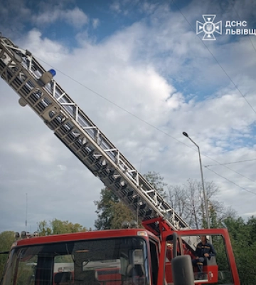 Пожежа у дев’ятиповерховому житловому будинку у Львові