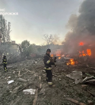 В Запорожье из-под завалов достали женщину: она жива