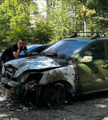 Авто, яке мало допомагати на фронті, знищили в тилу: подробиці підпалу пікапу ЗСУ у Дніпрі 