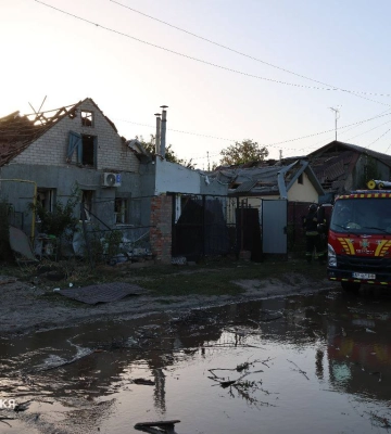 За тиждень армія РФ вдарила по Україні майже 900 авіабомбами, більш ніж 300 &quot;шахедами&quot; і понад 40 ракетами, - Зеленський
