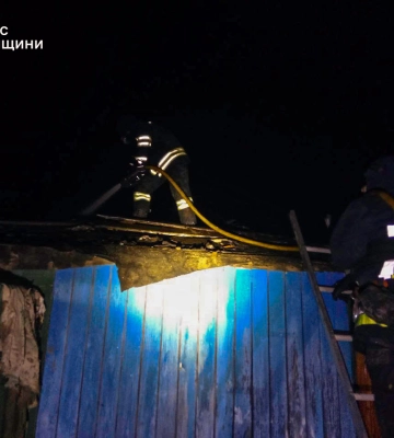 У Сумському районі рятувальники ліквідували наслідки ворожого обстрілу житлового сектору