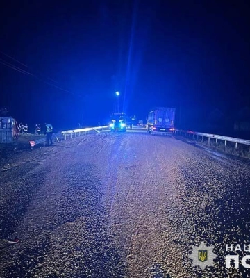 На Тернопільщині зіткнулись авто та вантажівка: є загиблі (ФОТО)