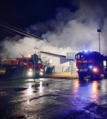8 одиниць техніки та 62 рятувальника ліквідовували масштабну пожежу на виноградівщині