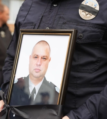 На Рівненщині попрощалися із поліцейським, якого вбила автоцистерна на блокпосту (ФОТО)