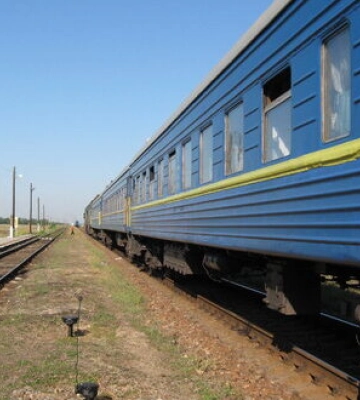 Через обстріли у Миколаївській області зупинено потяги: закрито перегін &quot;Долинська–Миколаїв&quot;