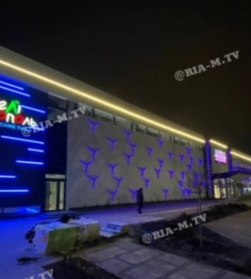 В Мелитополе оккупанты эксплуатируют “Ледовую арену” для пиара и приглашают хоккеистов из ДНР