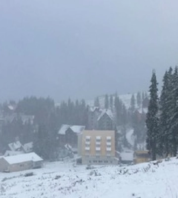 Карпаты в последний день сентября замело снегом