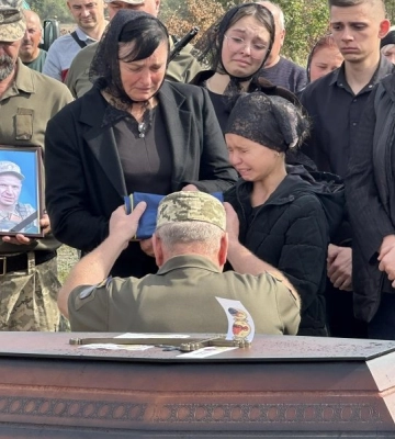 Ратнівська громада попрощалася з Героєм на щиті Володимиром Юрчиком