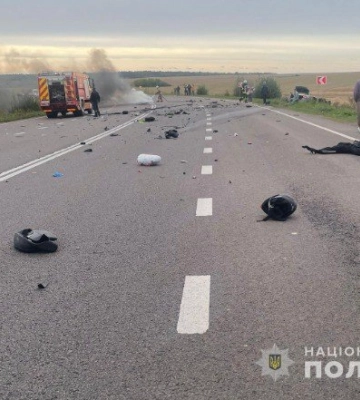 Загорівся мотоцикл: поліцейські з’ясовують обставини смертельної ДТП у Луцькому районі