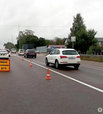 Автопригода у Рівненському районі: під колесами позашляховика тяжко травмувався пішохід