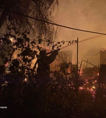 Обстріл селища у Покровському районі: рятувальники двічі ліквідували пожежі