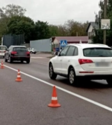 Автопригода у Рівненському районі: під колесами позашляховика тяжко травмувався пішохід