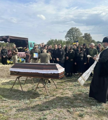 Ратнівська громада попрощалася з Героєм на щиті Володимиром Юрчиком