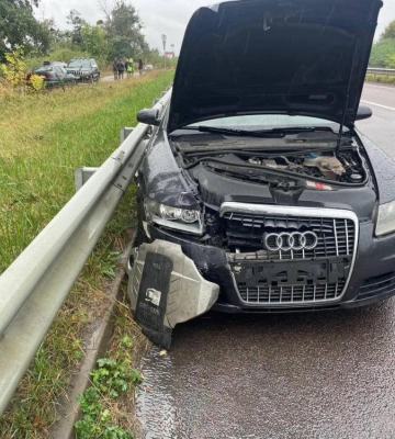 У Рівненському районі сталася автопригода за участі трьох транспортних засобів